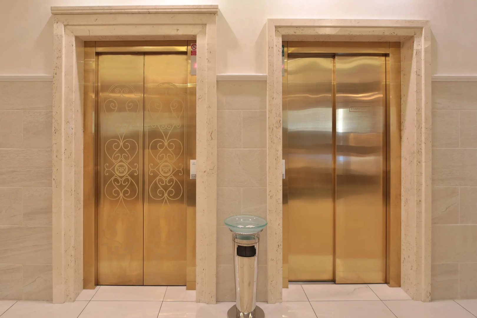 Resort Retro Riverside Wellness