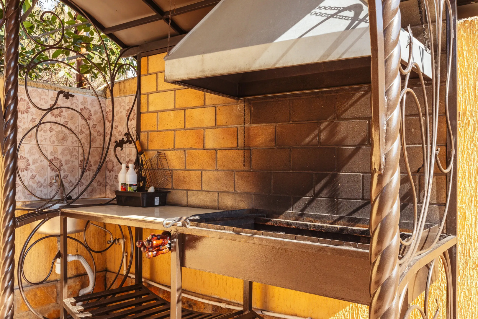 Aprelskie Tezisy Guest House