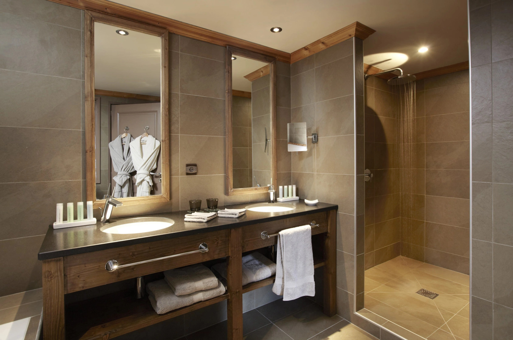 Отель L'HELIOS & SPA