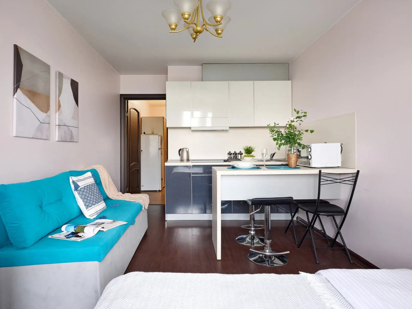 Квартира Студия Бирюза в 3 минутах пешком от метро Лесная