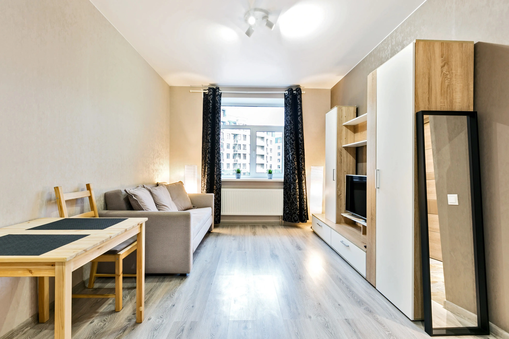 Квартира MaxRealty24 Германа Титова 3