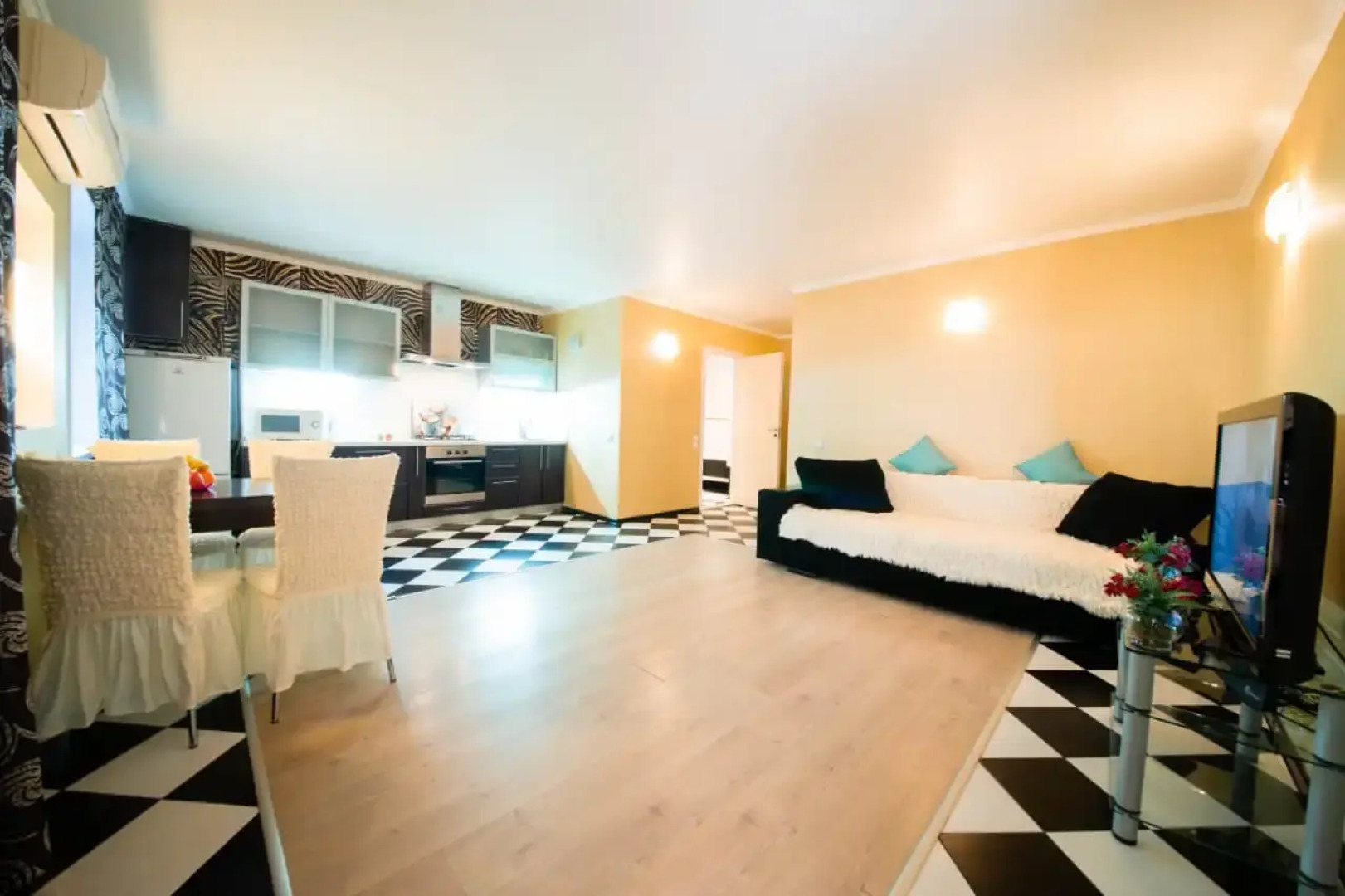 Апартаменты На Симбирцева 44