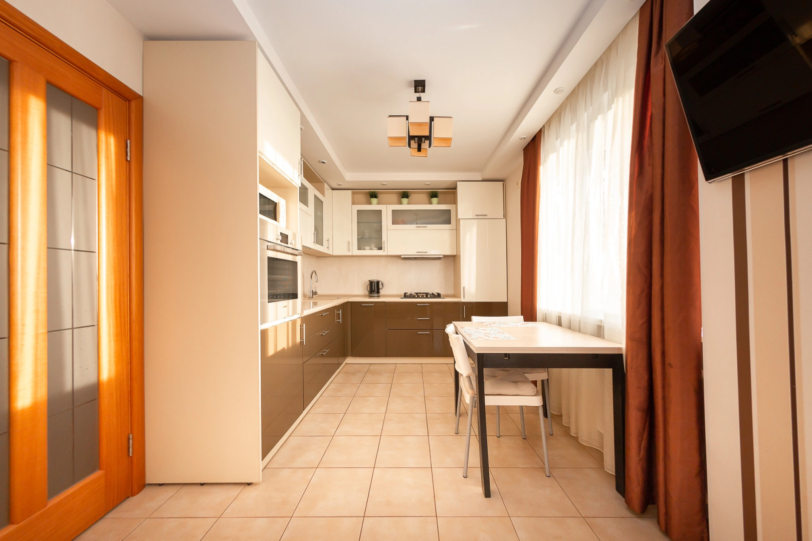 Апартаменты на Романа Брянского 8/1