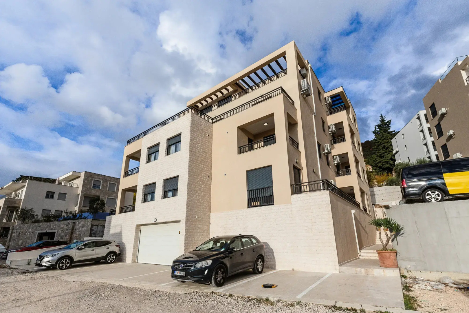 Harbor Sunset Suites Apartments