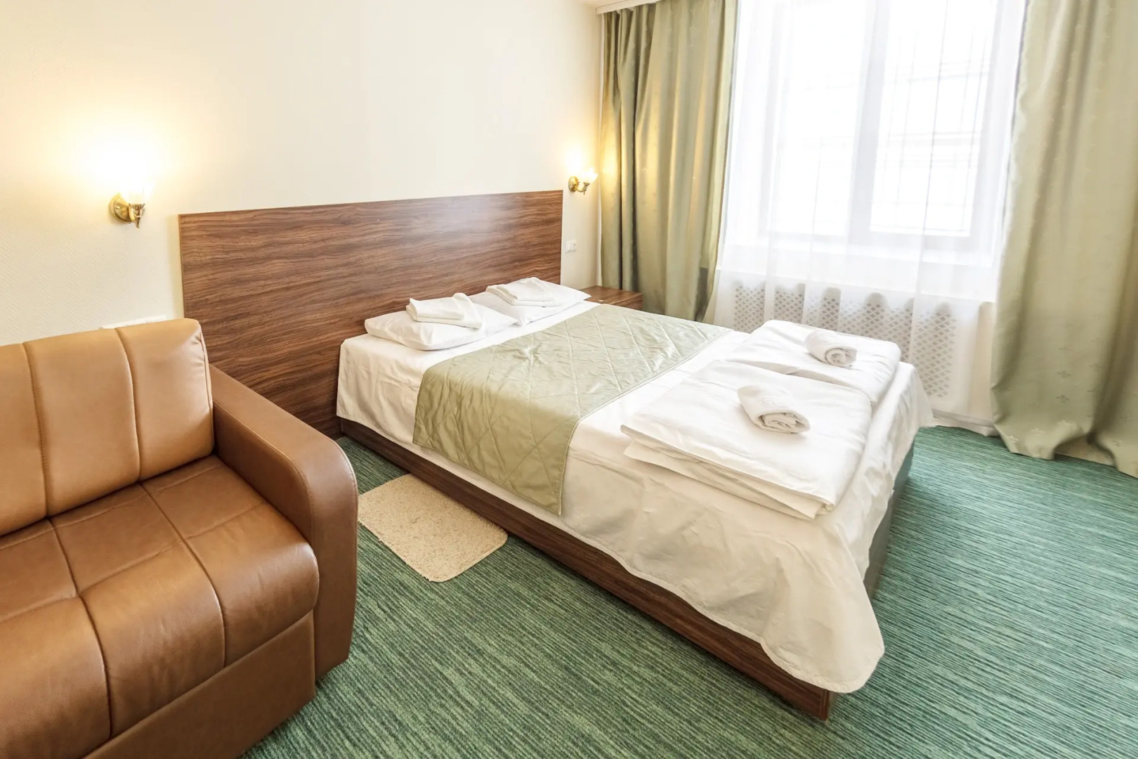 Отель Алмаз