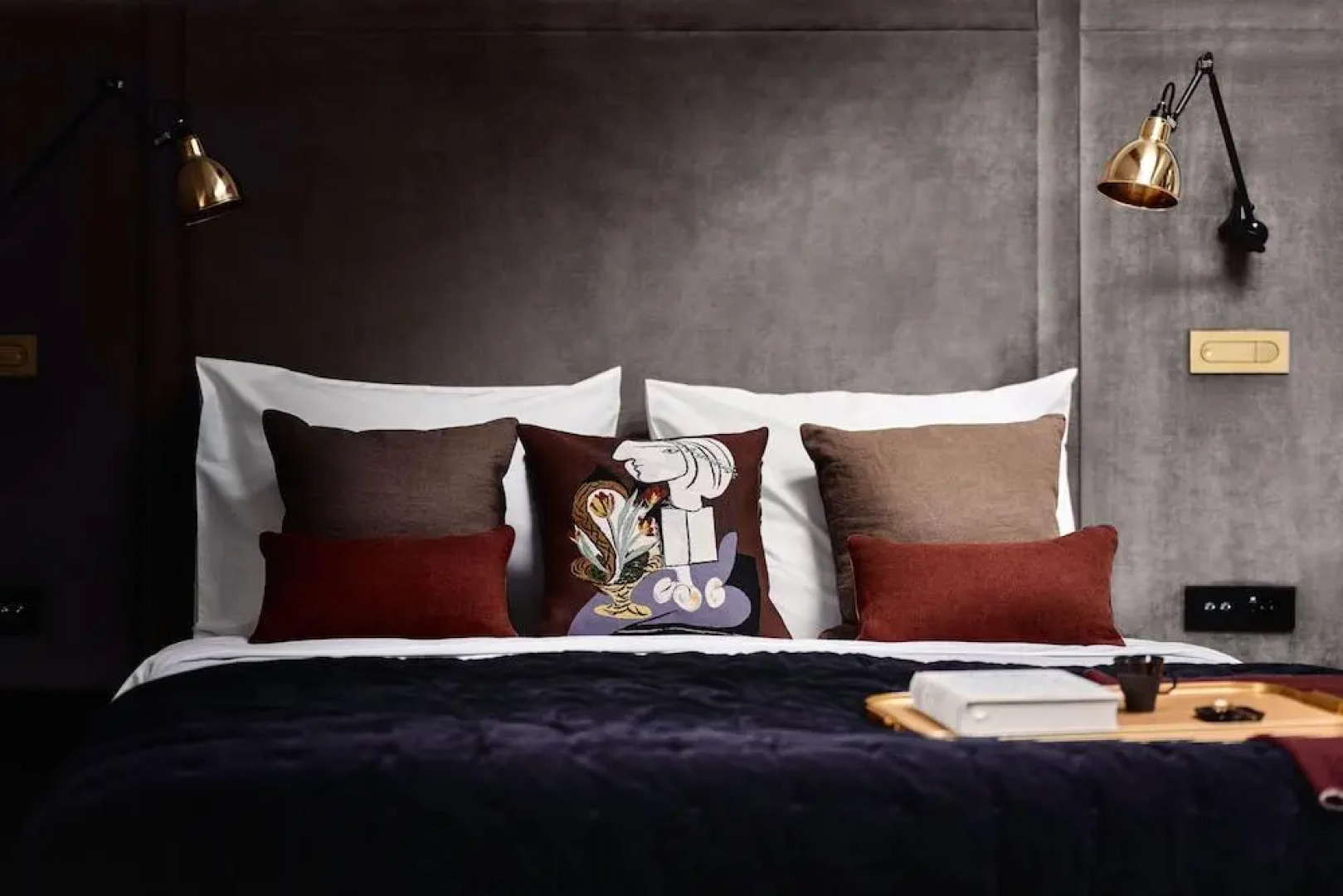 Отель H15 Luxury Palace