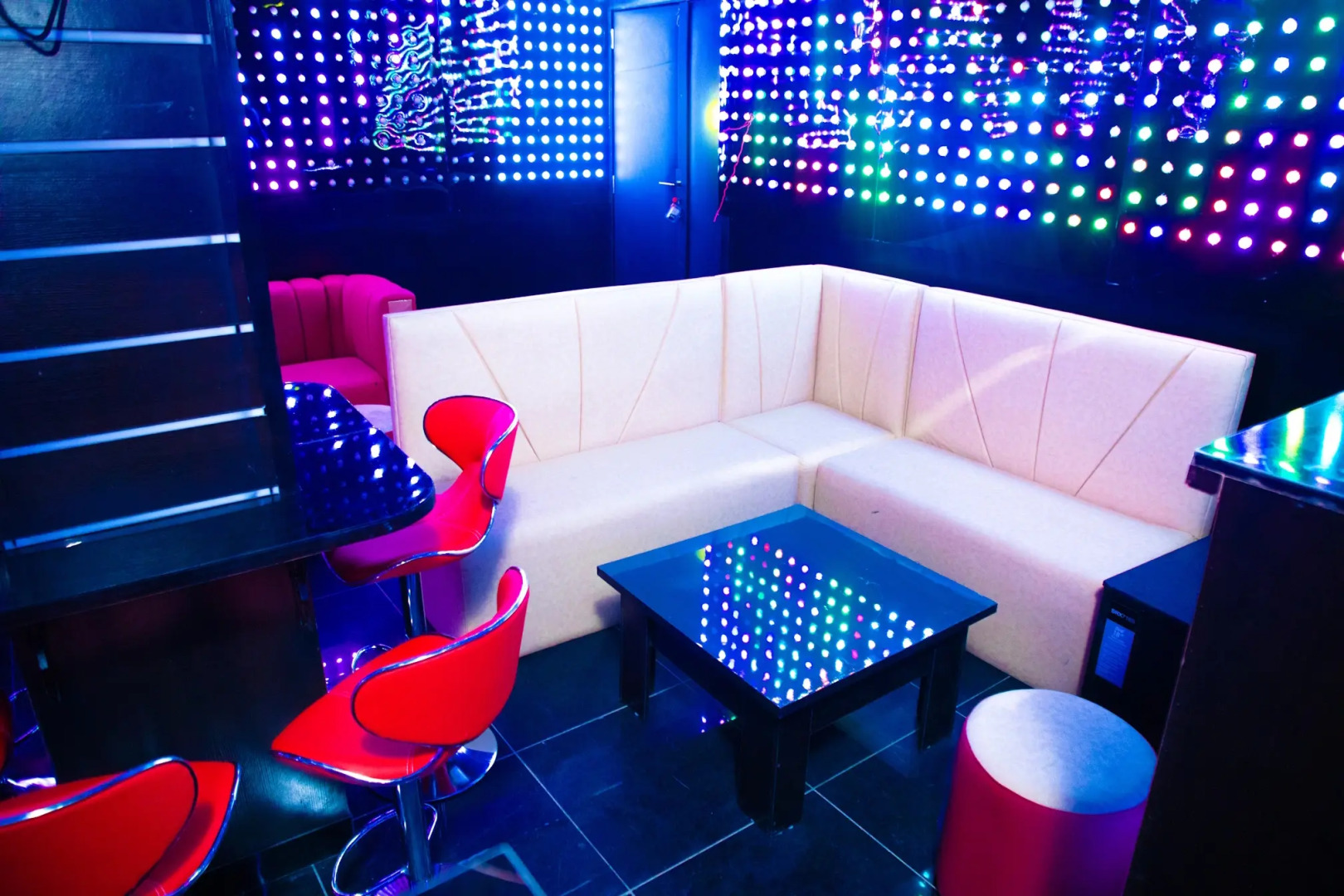 Отель Age International