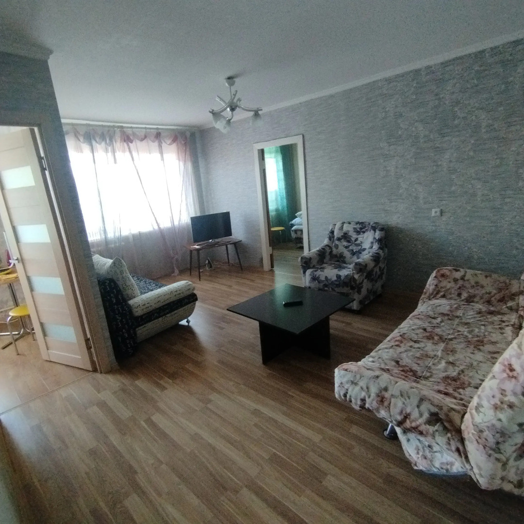 Двухкомнатные апартаменты возле ж/д и автовокзалов, центр