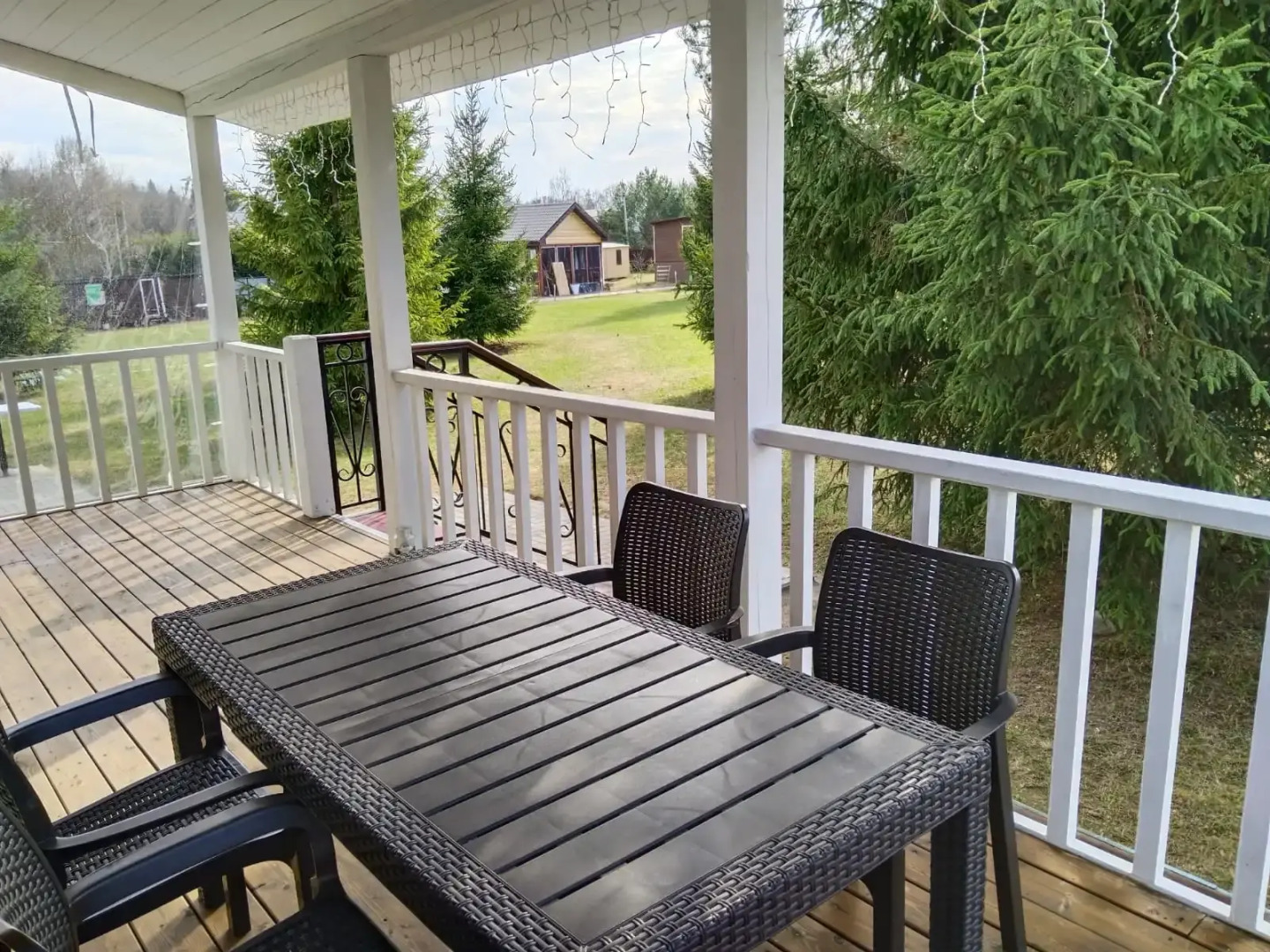 Частный дом с верандой и сауной