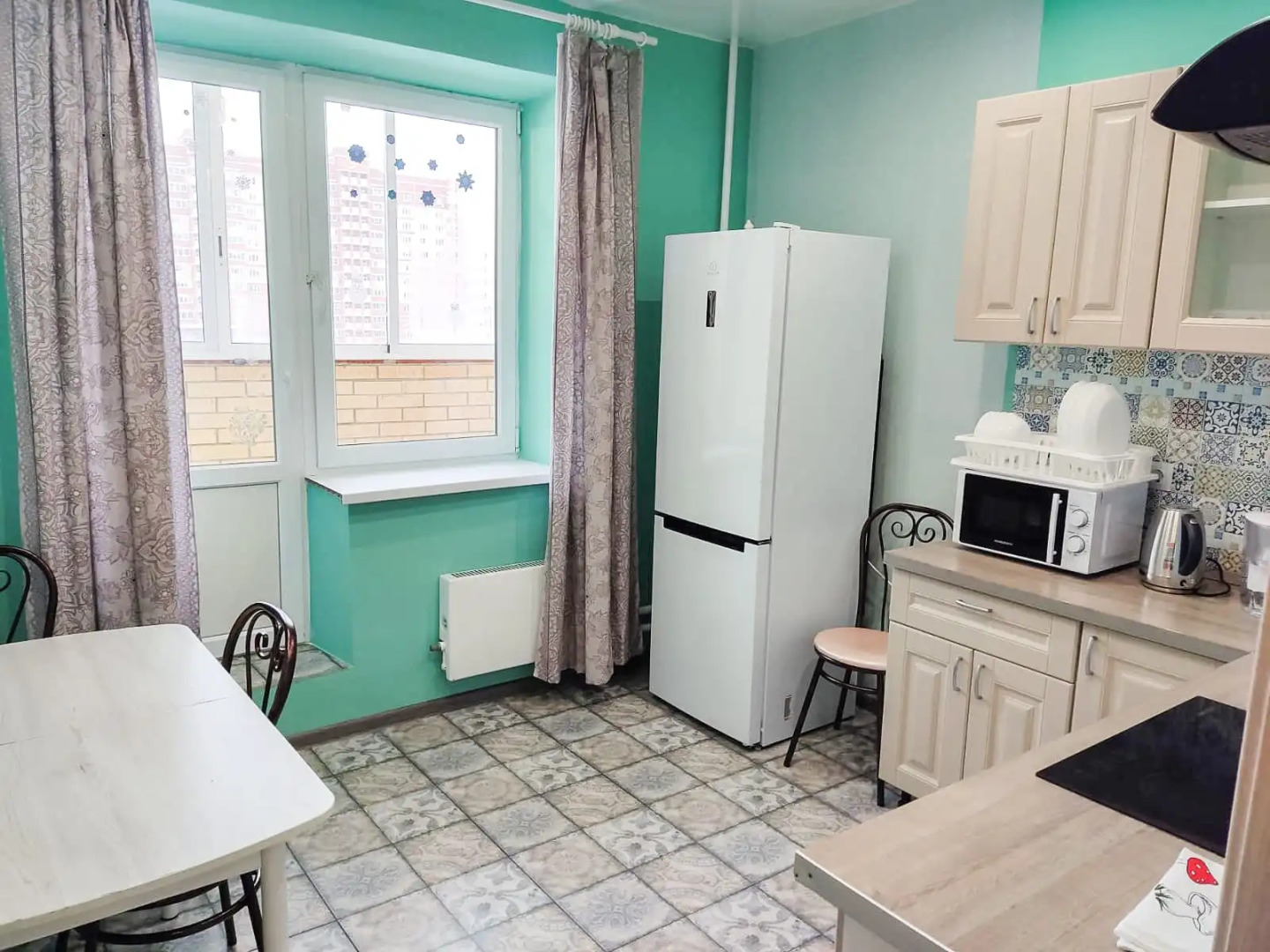 Апартаменты Квартира AlexHome РП Свердловский Молодежная