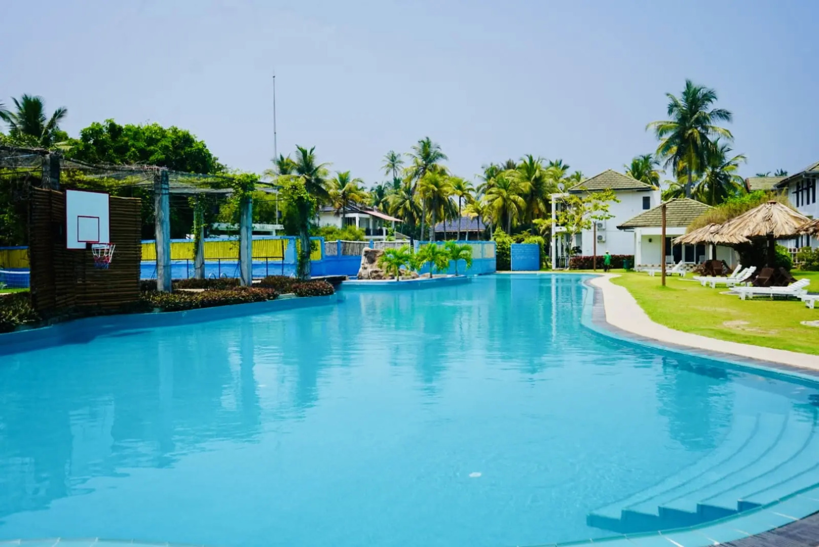 Отель Amaluna Resorts