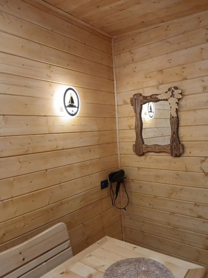 Частный Дом в Центpе Дeревни Взвад