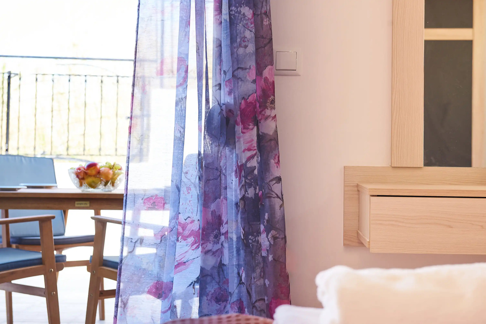 Отель Lake View Suites