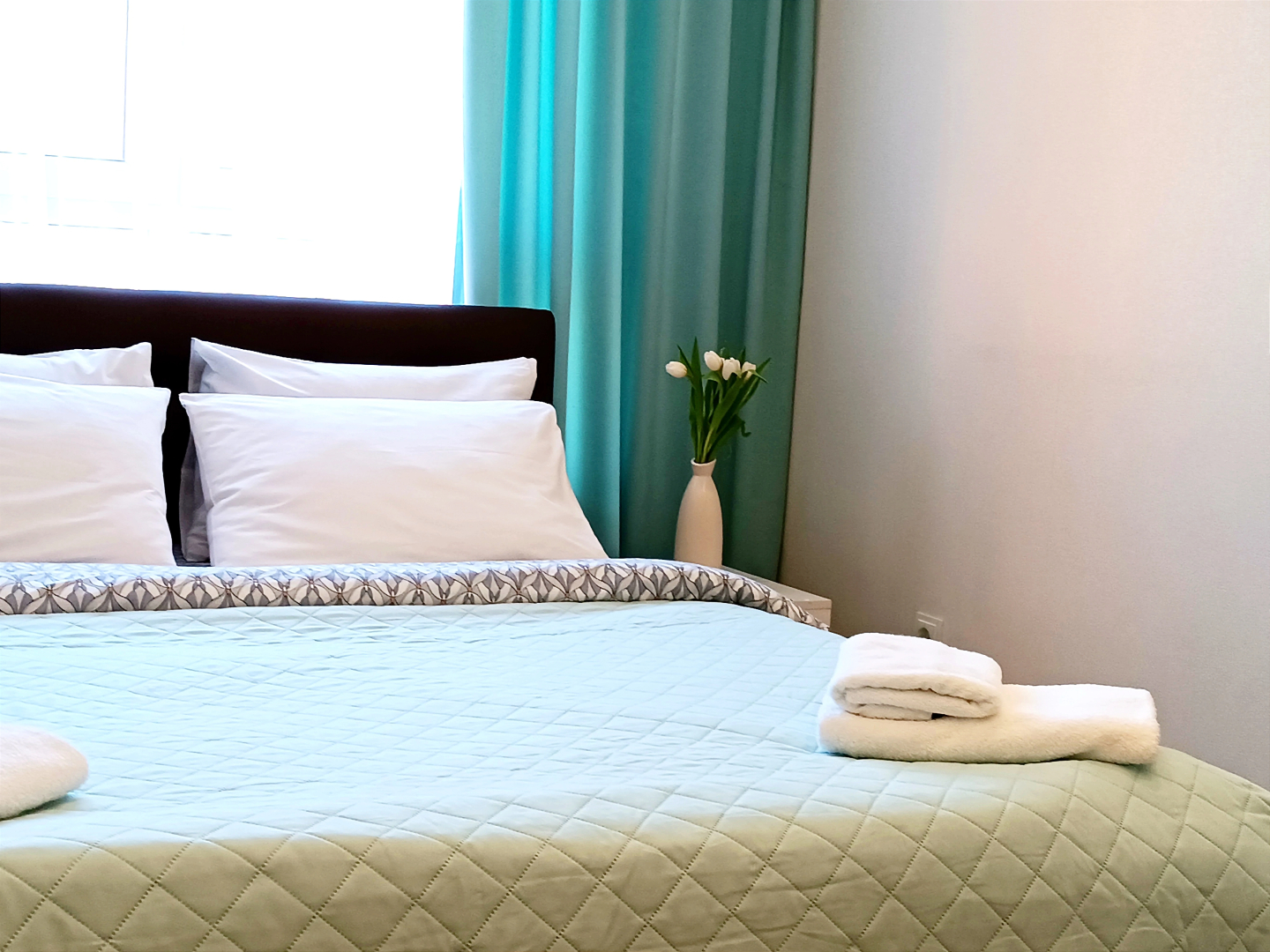 Улучшенные двухкомнатные апартаменты в центре