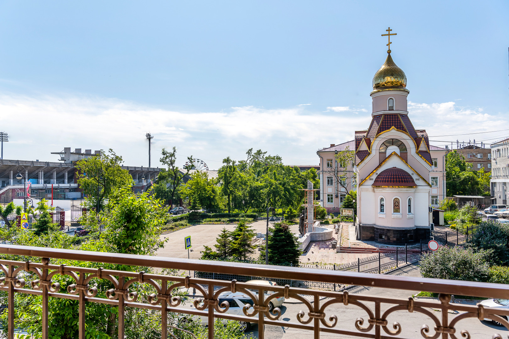 Отель V Hotel&Rooftop Lounge