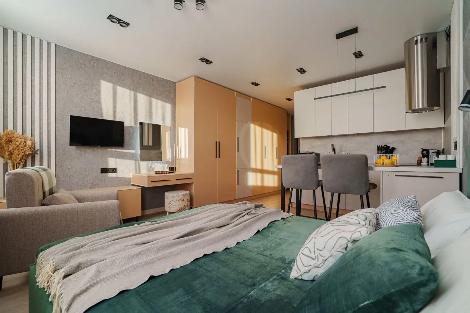 Квартира Стильная студия в одном из крупных и развитых районов города Екатеринбурга