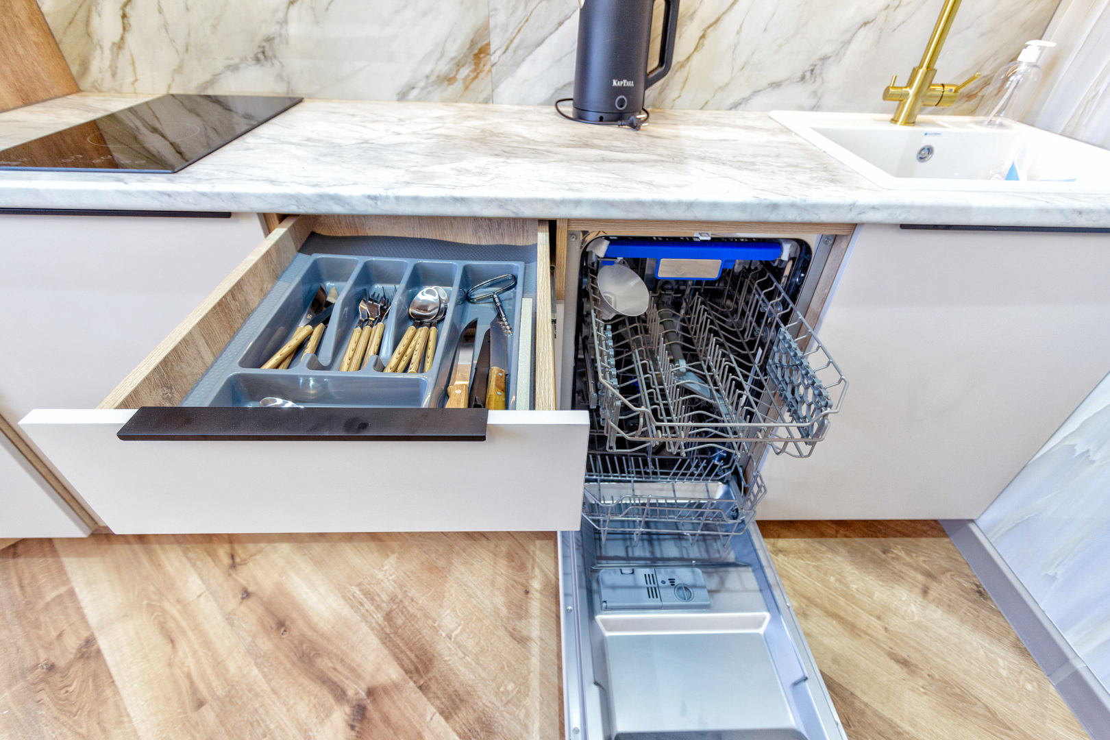 Апартаменты 40 Центр Вид на Город Рядом Метро и Арбат