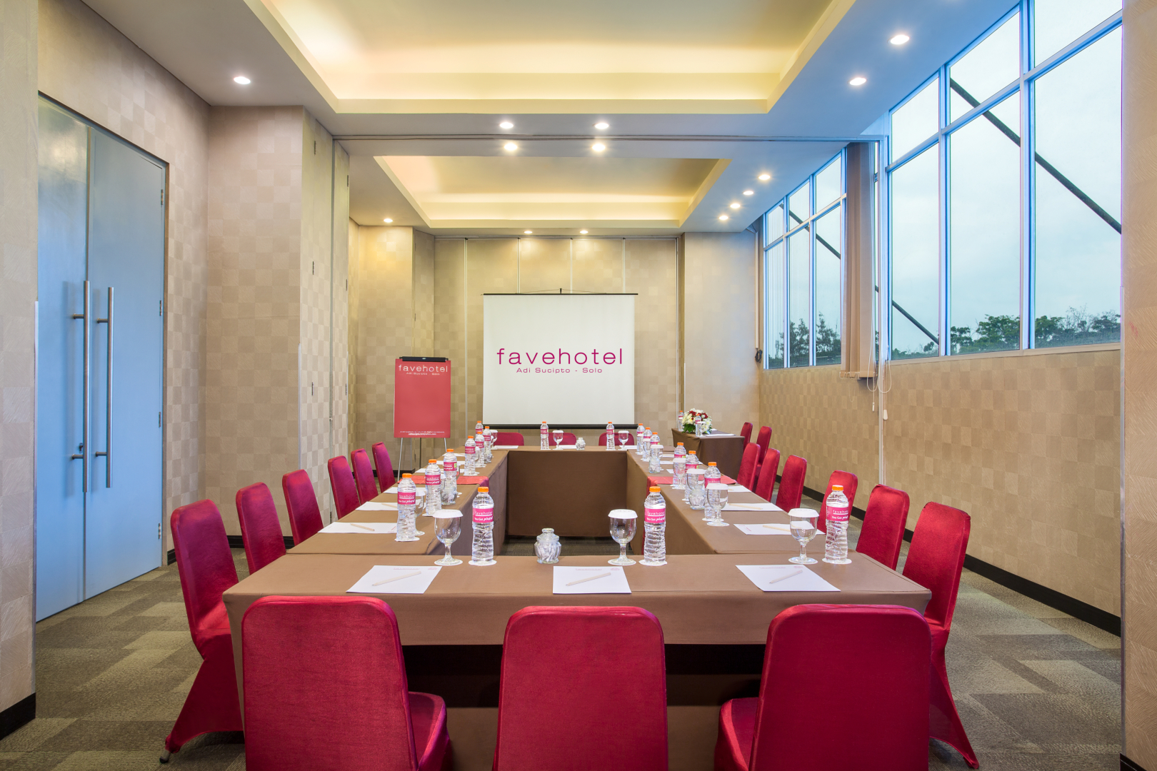 Отель Favehotel Manahan