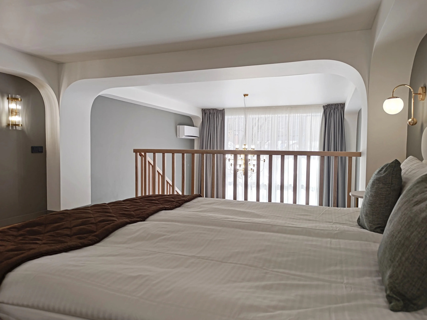 Апартаменты двухуровневые с видом на горы. Жить в Горах.