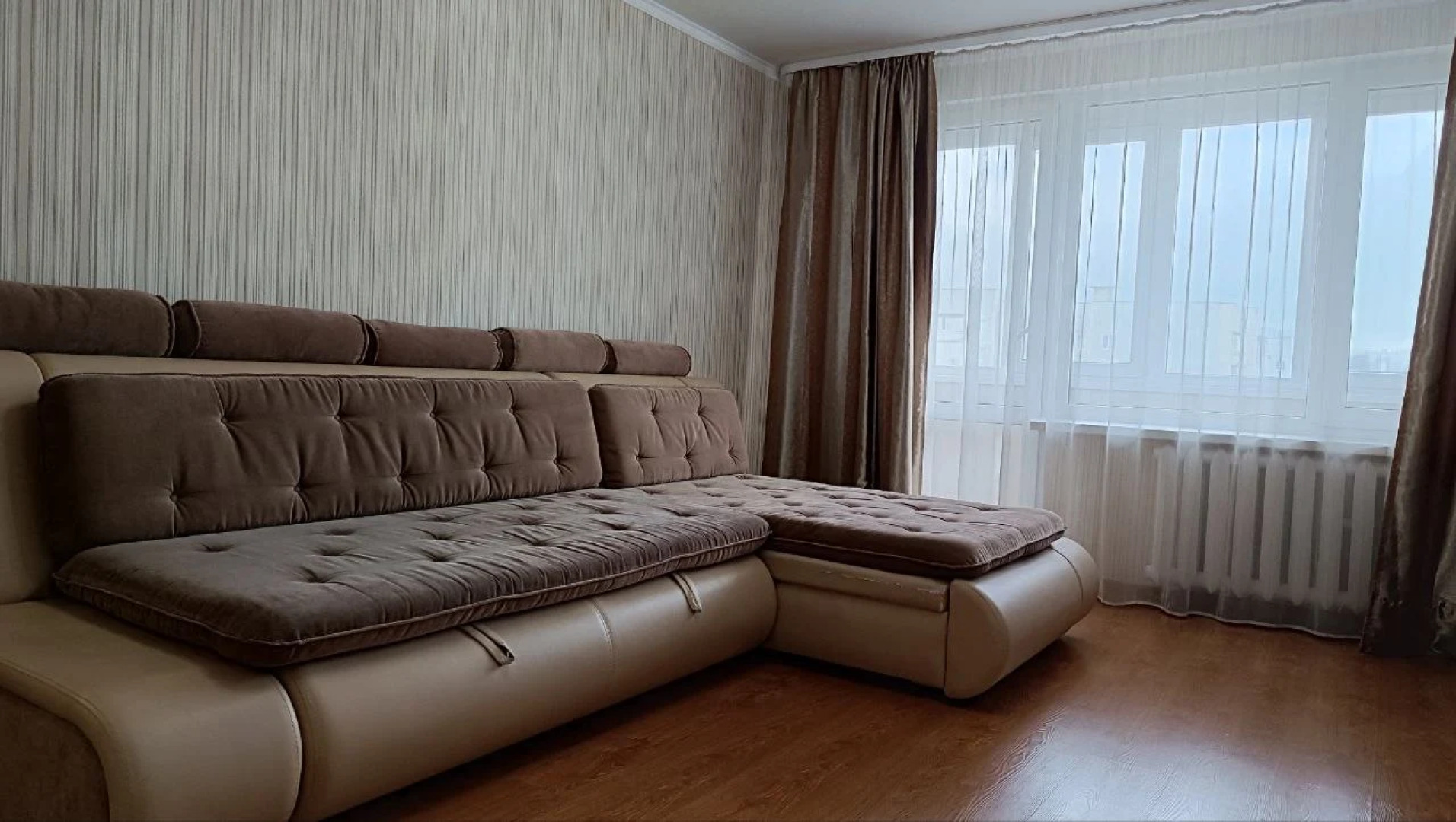 Квартира Изолированные Спальня и Гостиная с Балконом и Видом на Гору Машук на Мира 3535