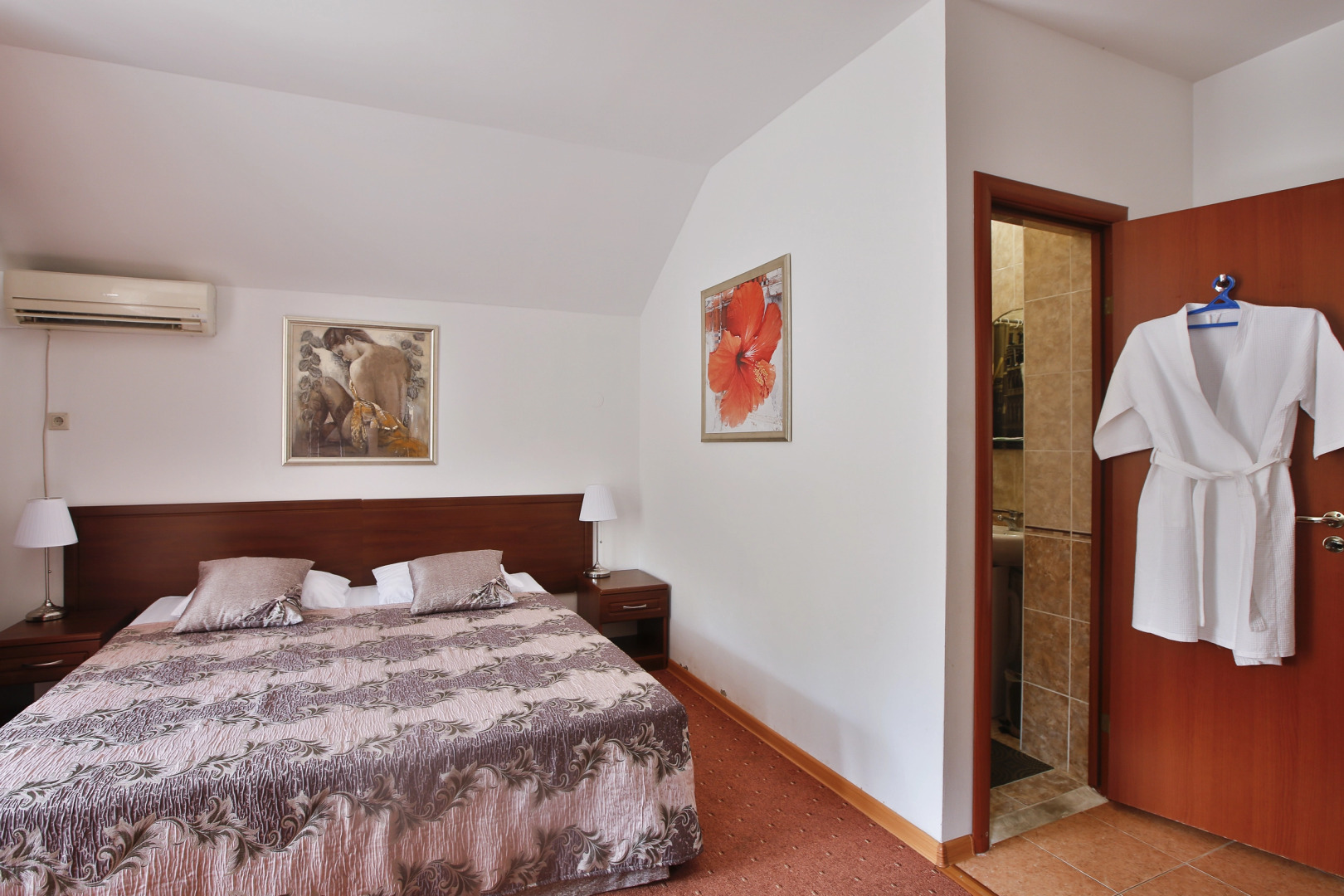 Отель Marina Inn