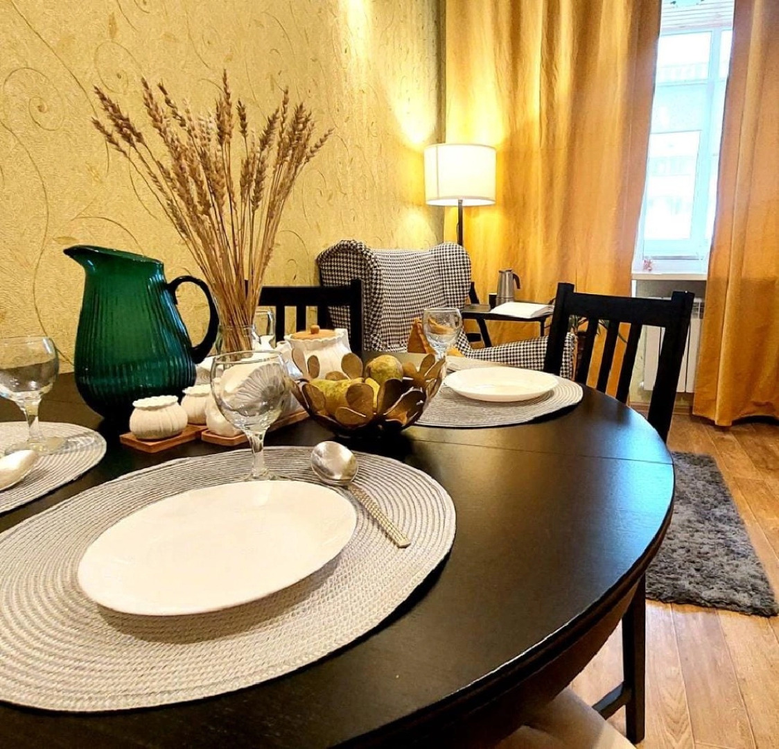 Семейные апартаменты в центре рядом с метро и набережной озера Кабан