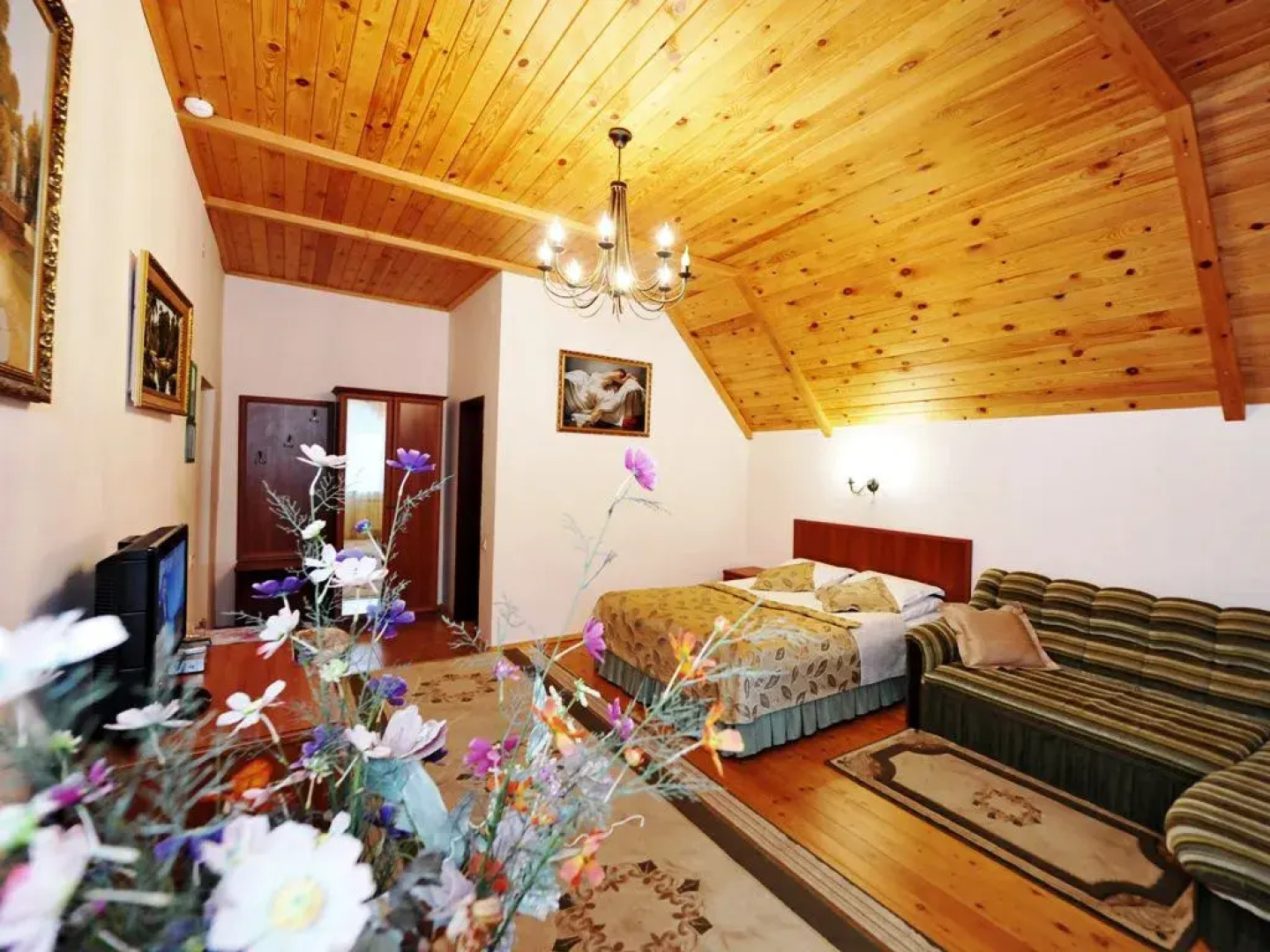 Отель Каприз