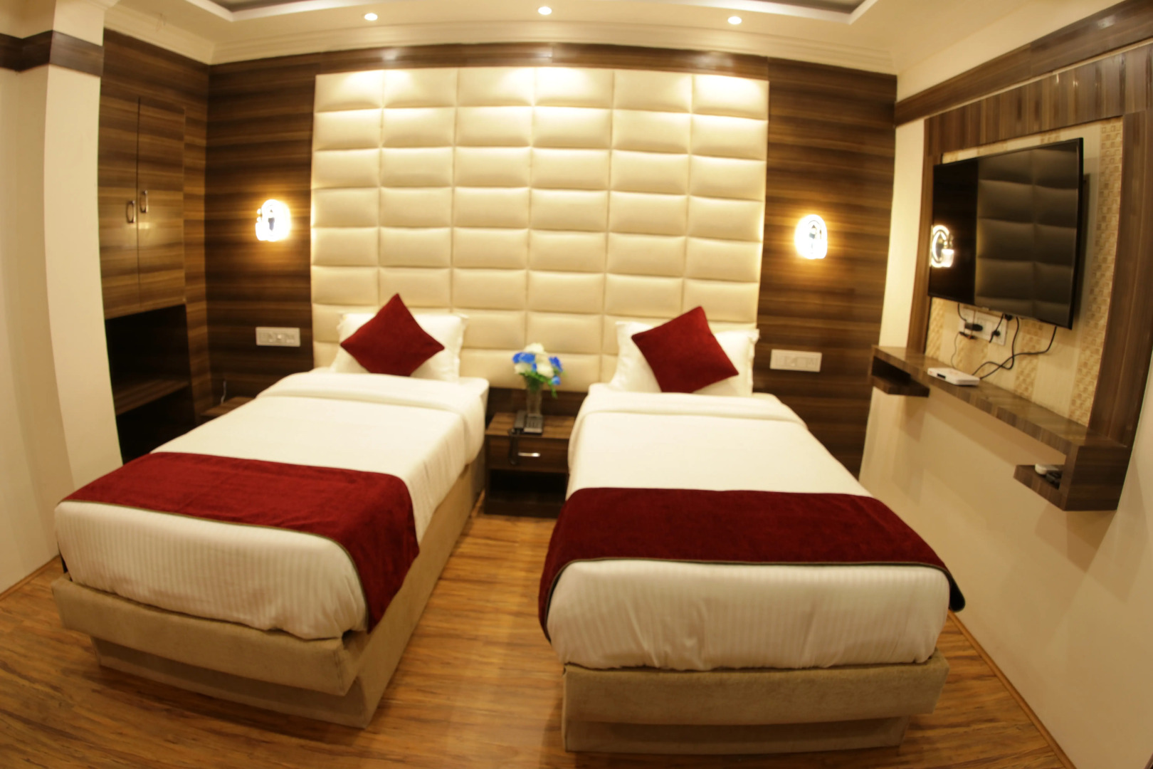 Отель Royal Castle