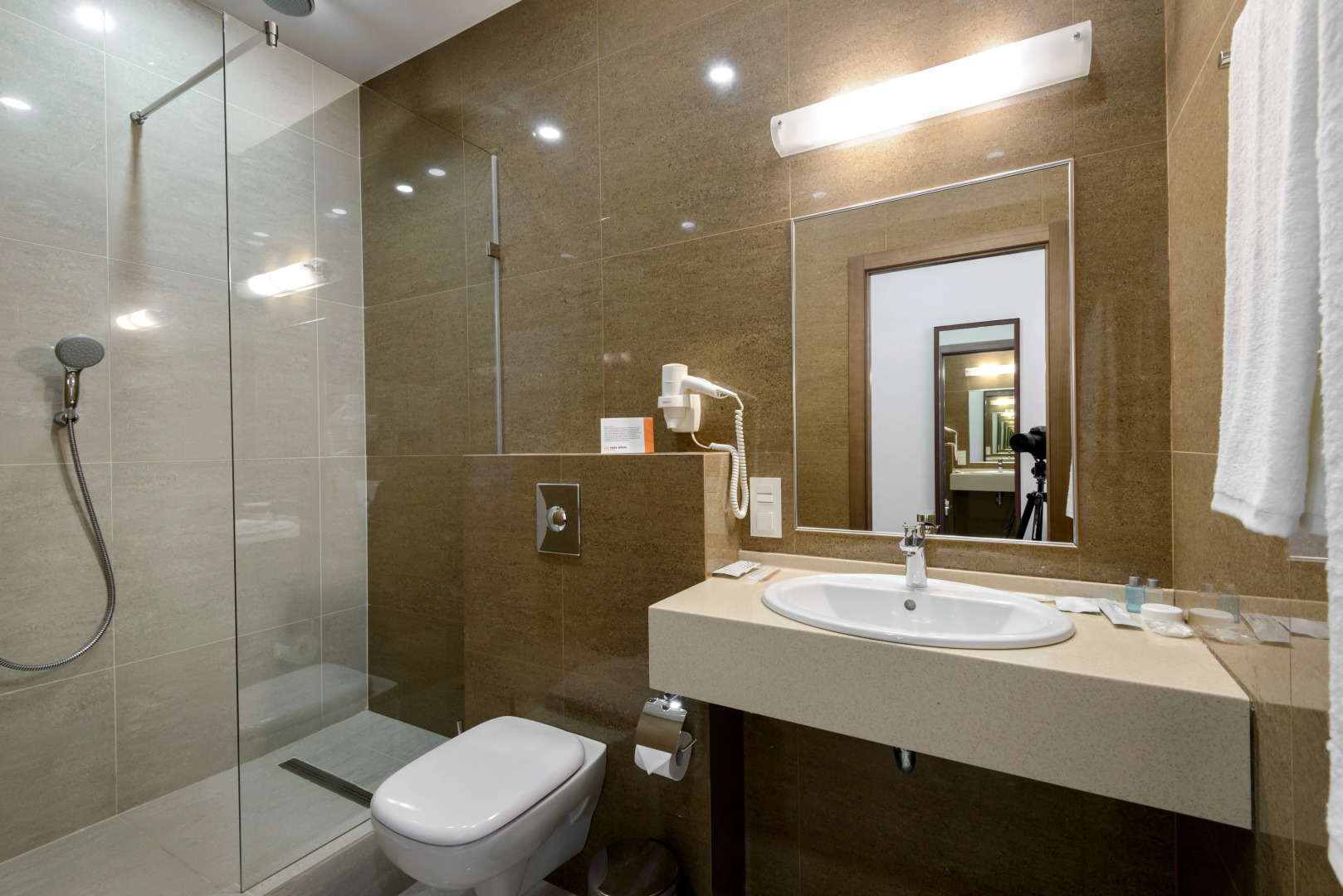 Отель PARK WOOD HOTEL