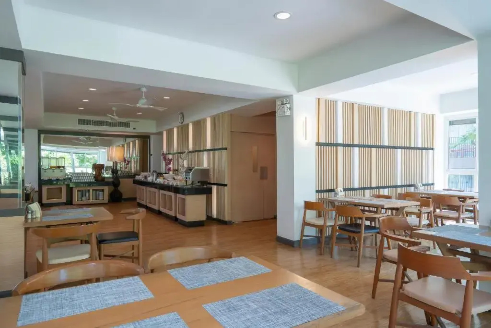 Отель The Green Park Resort