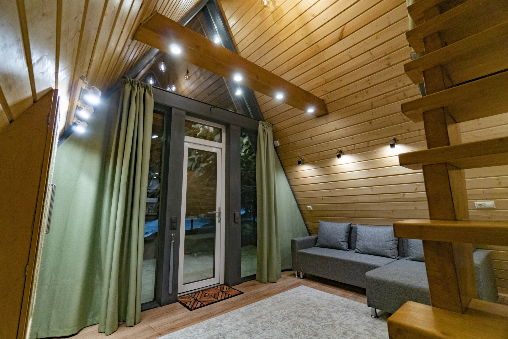 Гостевой дом A-Frame 40 с панорамным остеклением