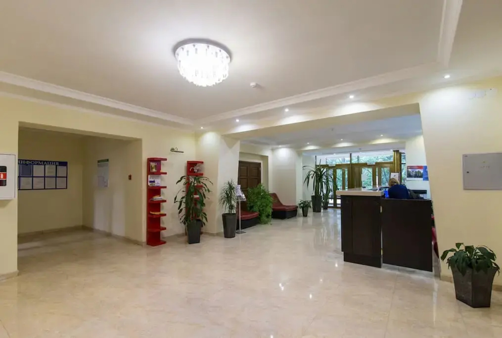 Апартаменты Светлана-Центр у моря с видом на сквер и центр