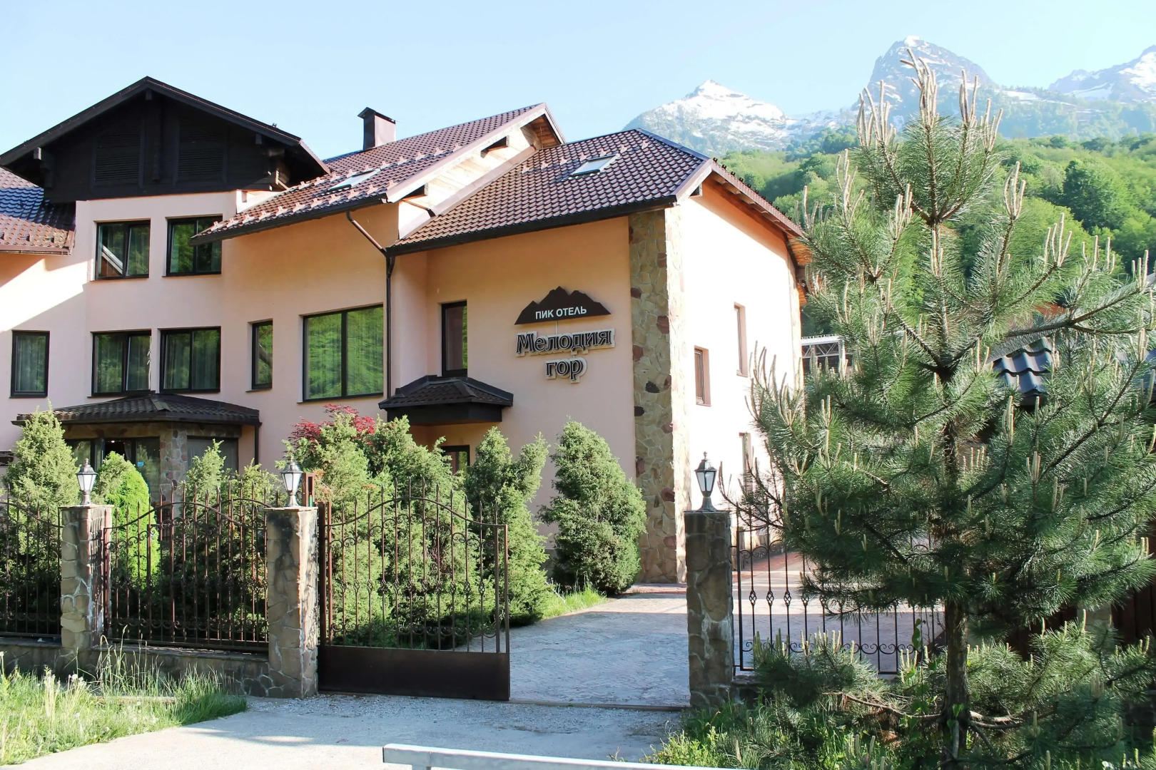 Отель Мелодия гор