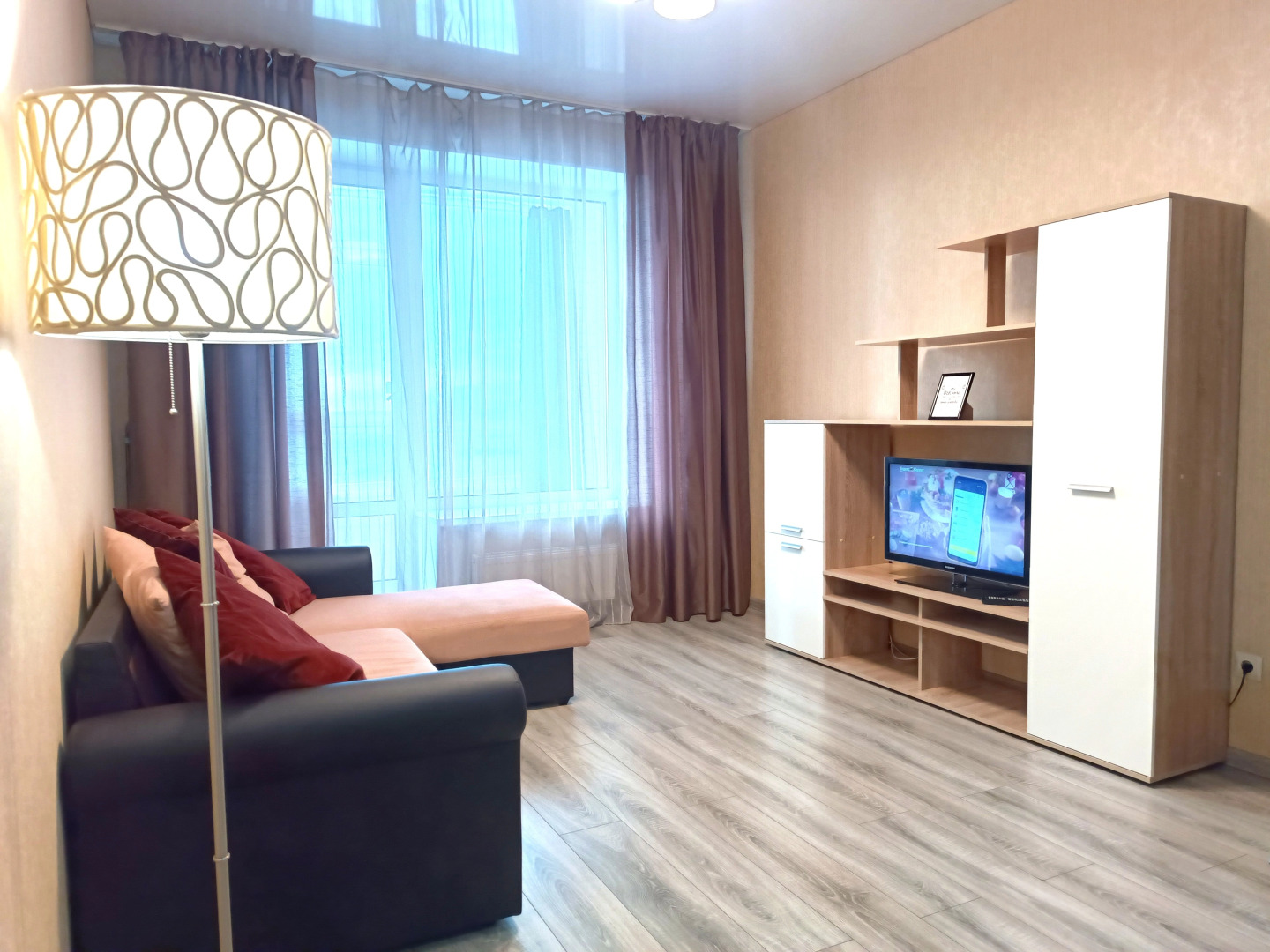 Апартаменты 100 Ночей на Комсомольском 122В