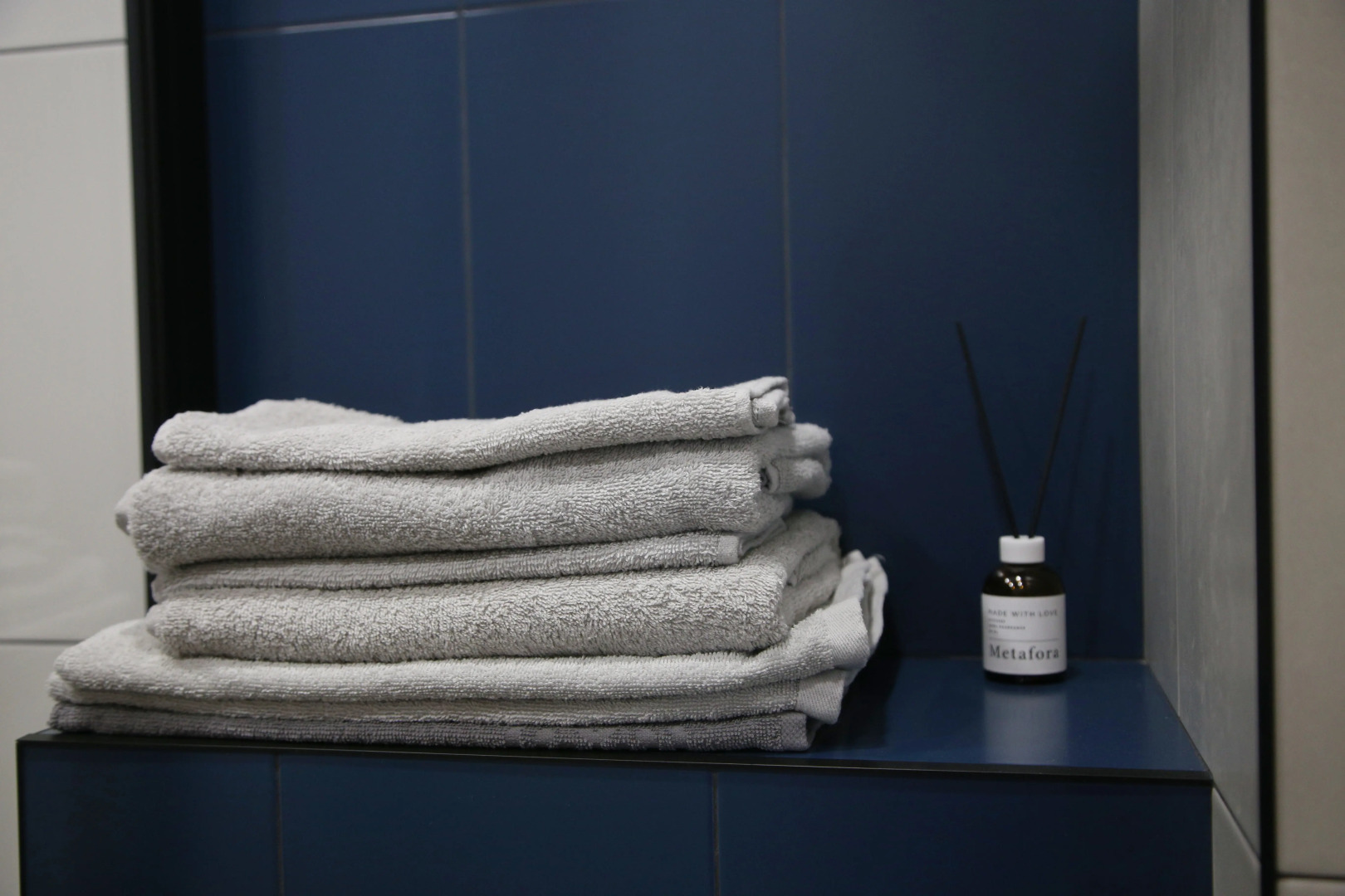 Апартаменты Айвазовский - оранжевое настроение и пол из натуральной сосны в самом центре Калининграда