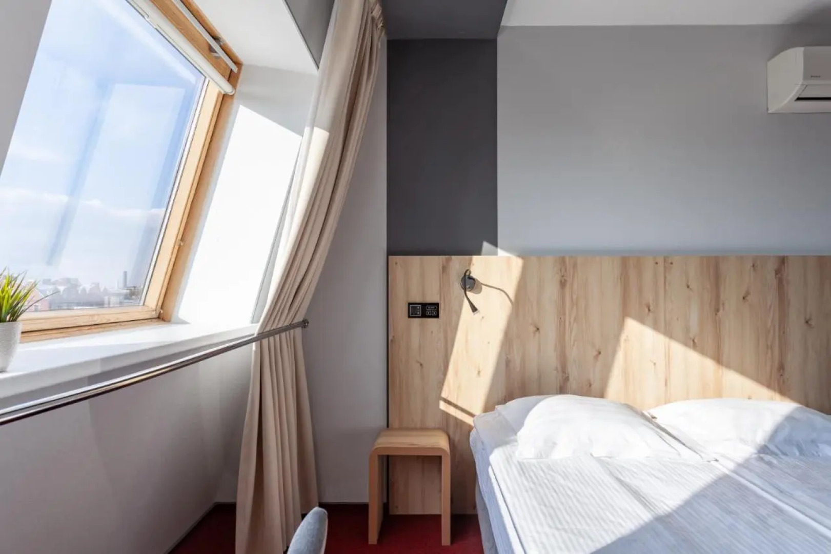 Отель Кронверк