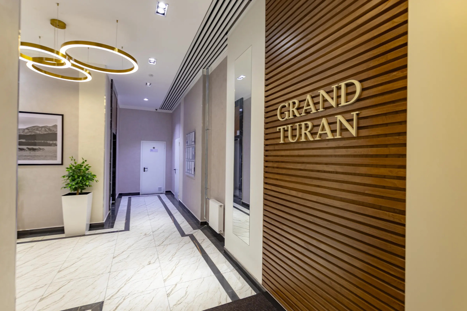 Апартаменты возле Хан-Шатыра — главной достопримечательности Астаны