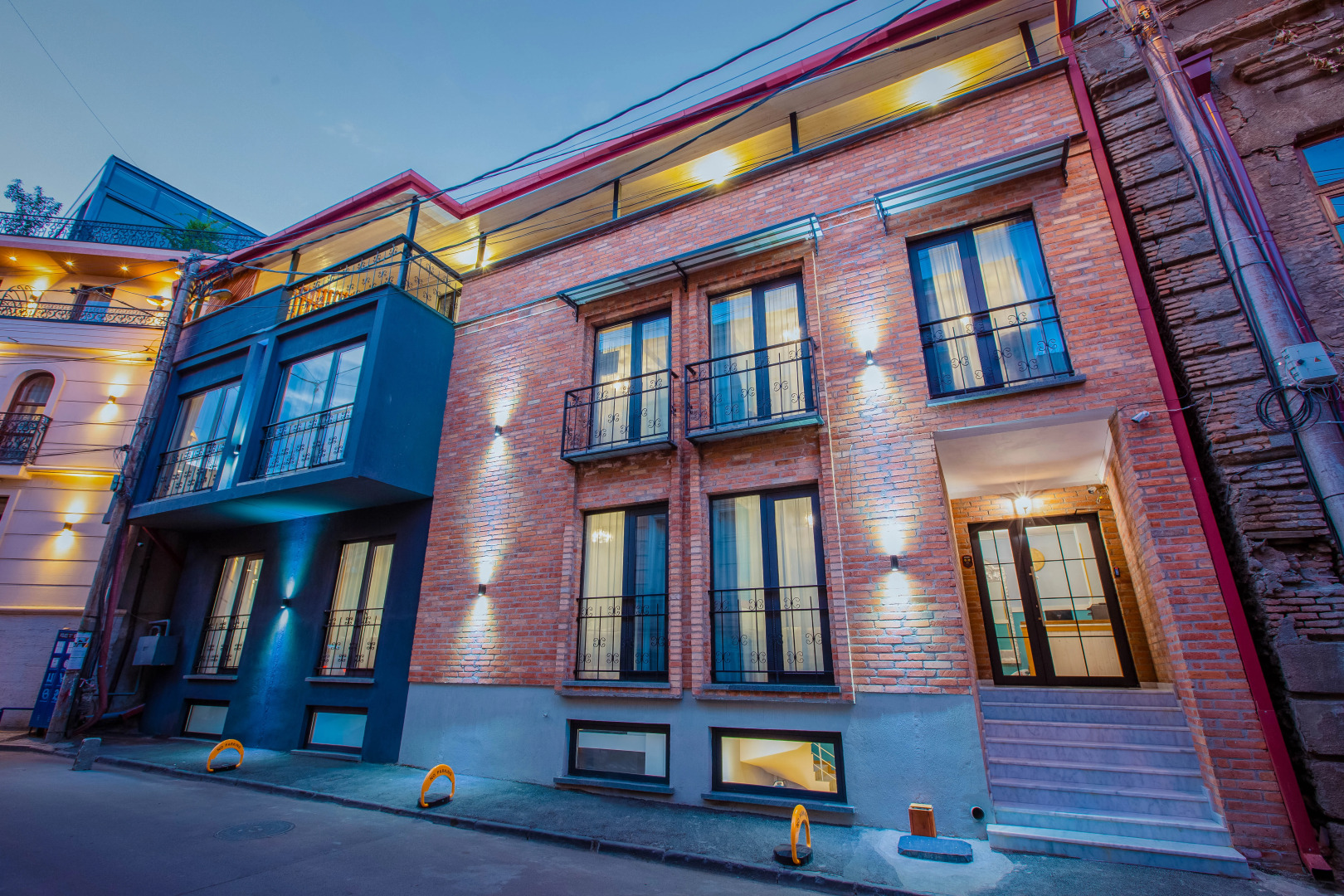 Отель Central Gate Tbilisi Boutique Hotel