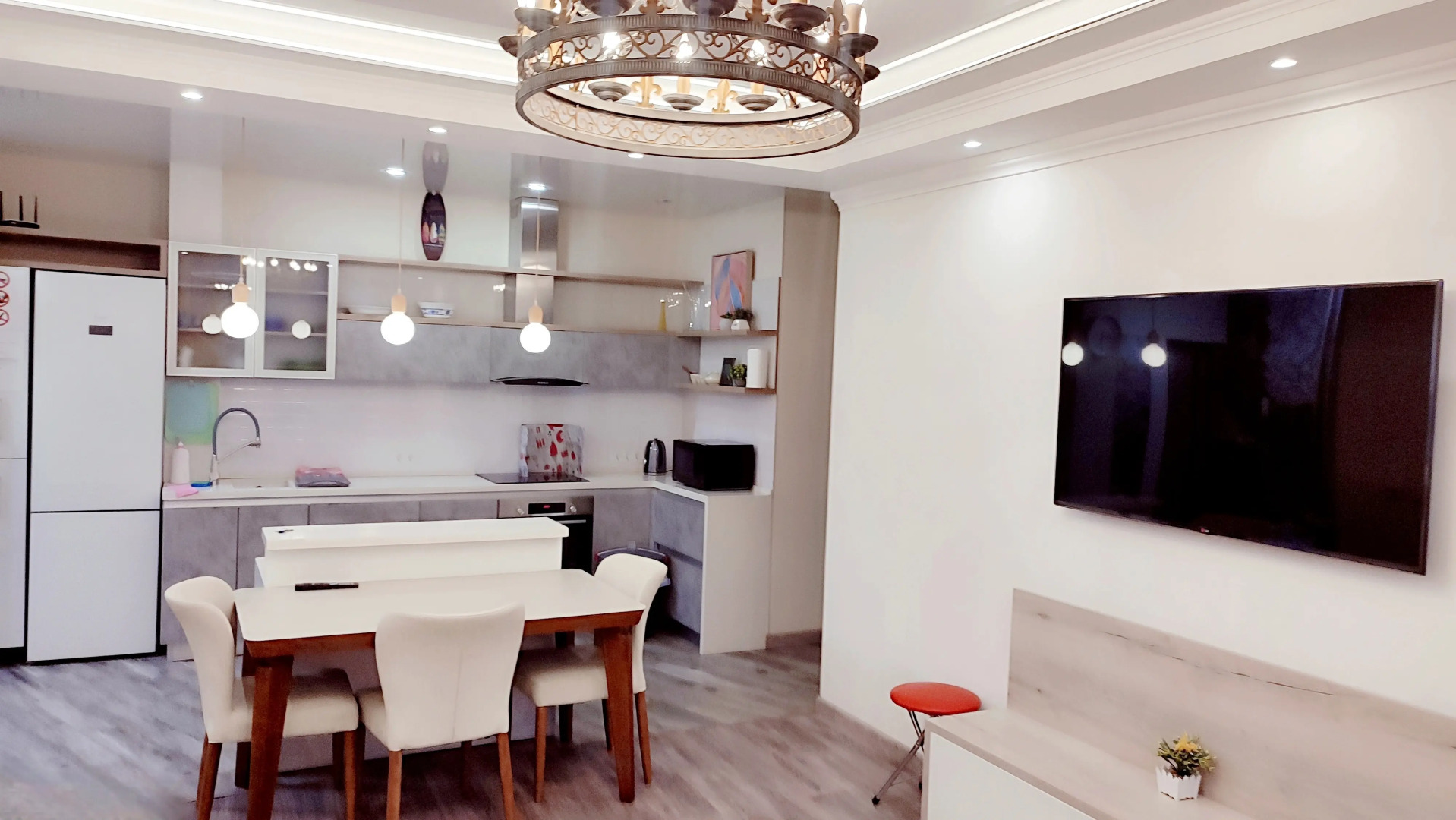 Апартаменты Шикарные В центре с видом на Золотой мост и Русский мост