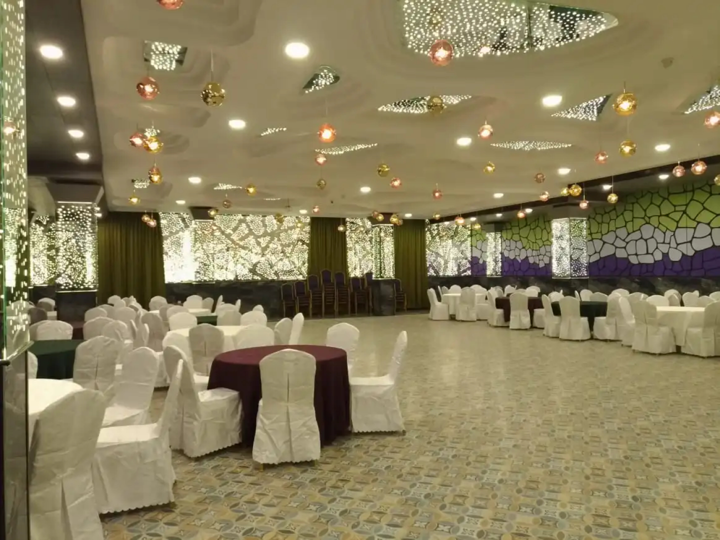 Отель Humming Bird Hotel & Banquet