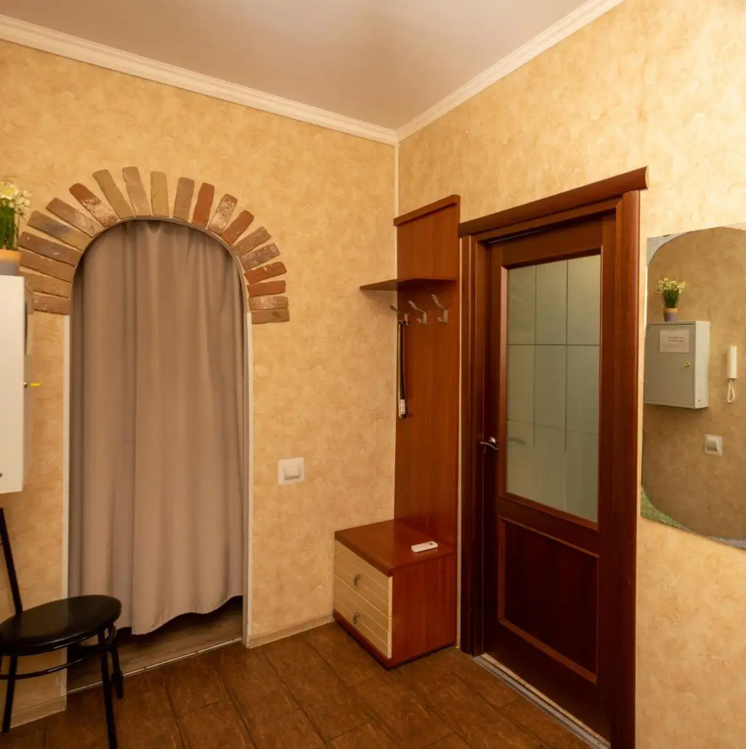 Апартаменты однокомнатные (17) Серебровская 91