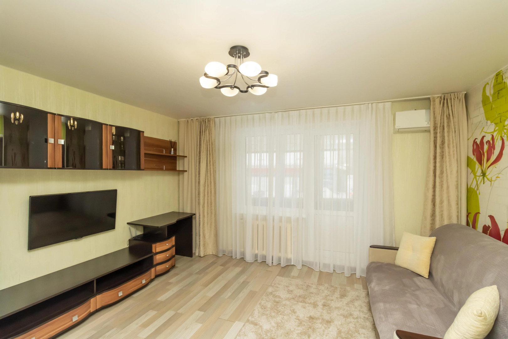 Апартаменты на Комарова 133а