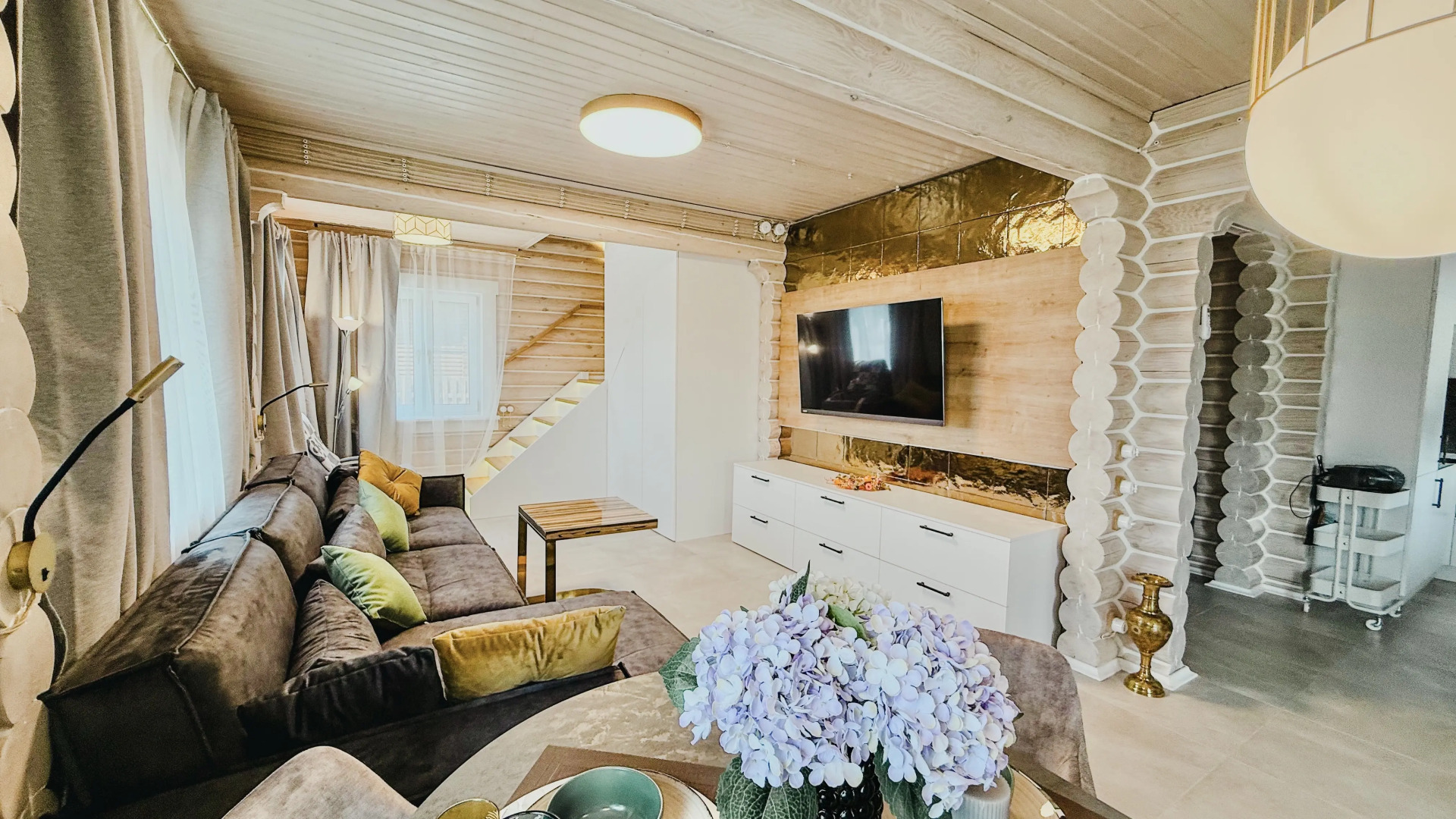 Частный дом шикарный в КП Золотые Сосны