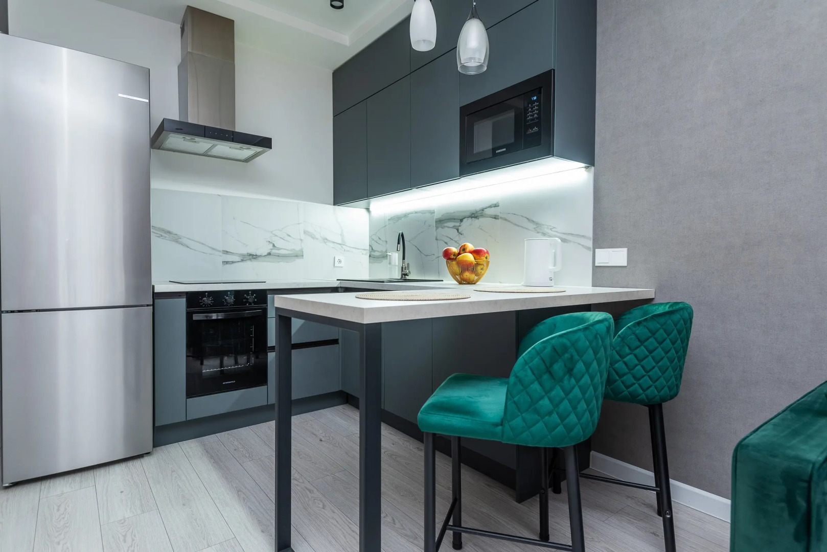 Квартира на сутки Парк Челюскинцев Кухня объединена с жилой зоной Отдельная спальня Современная техника Wi-Fi