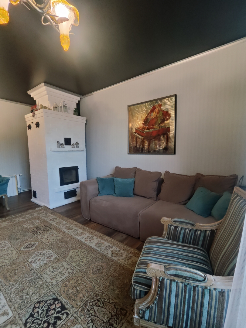 Частный дом уютный с дизайнерским ремонтом