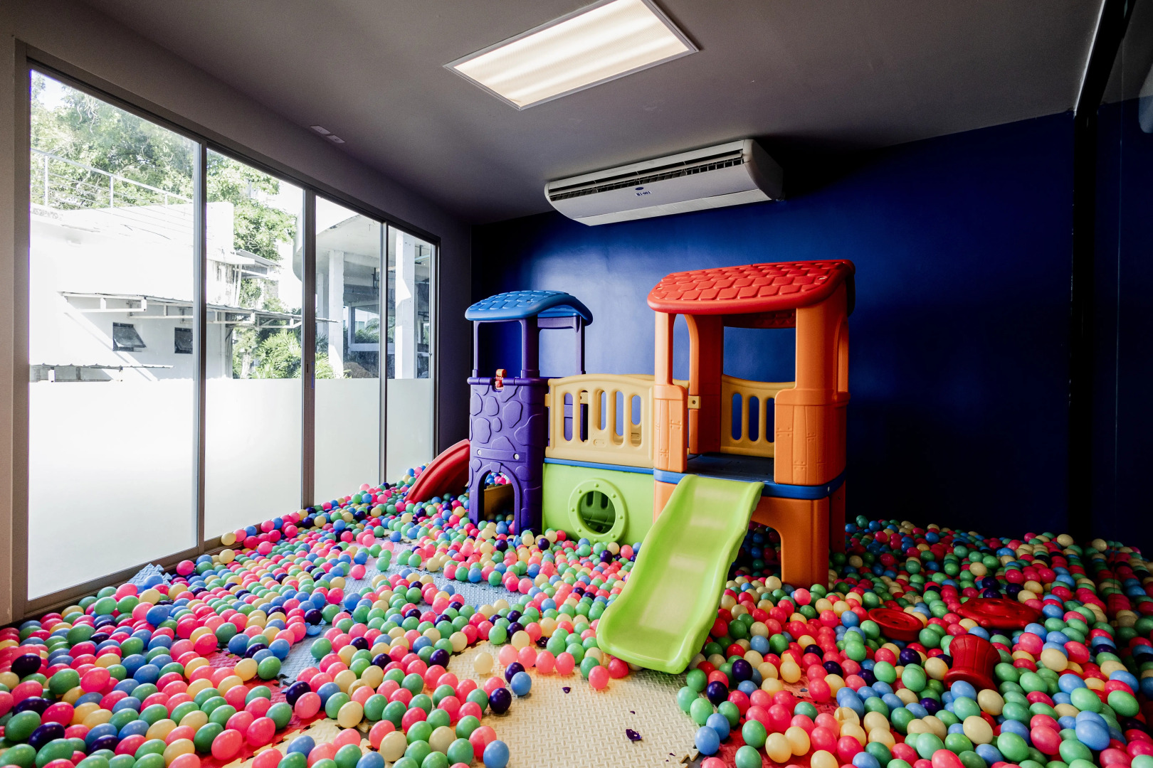 Апарт-отель Karon Beach Residence Phuket