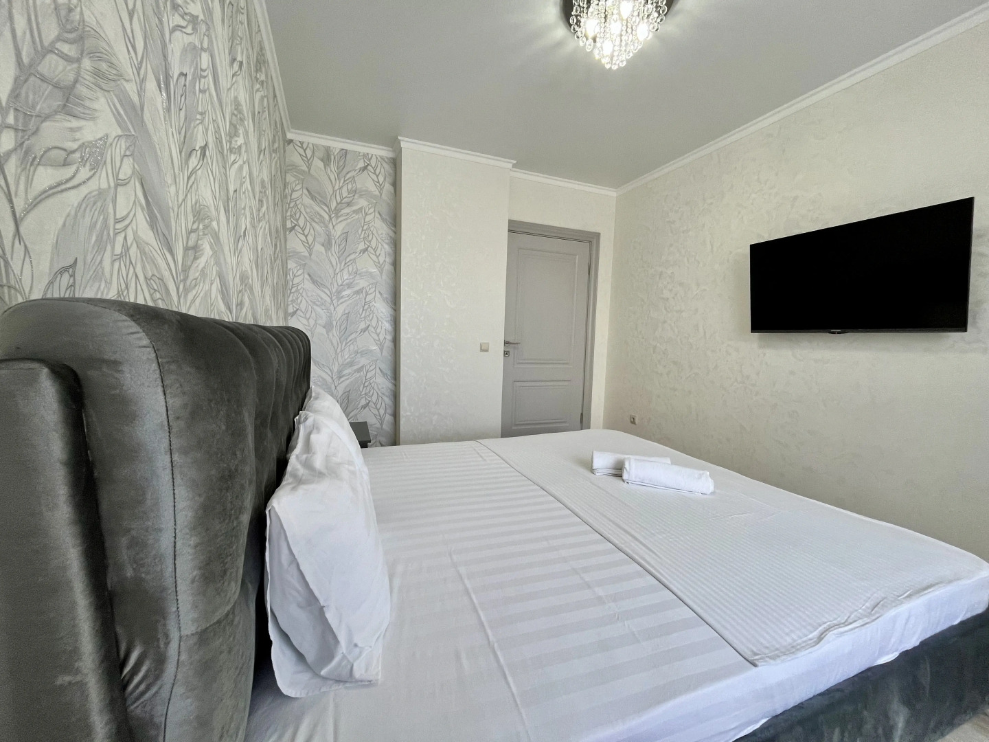 Квартира Апартаменты в Центре Гагры с Видом на Море и Горы