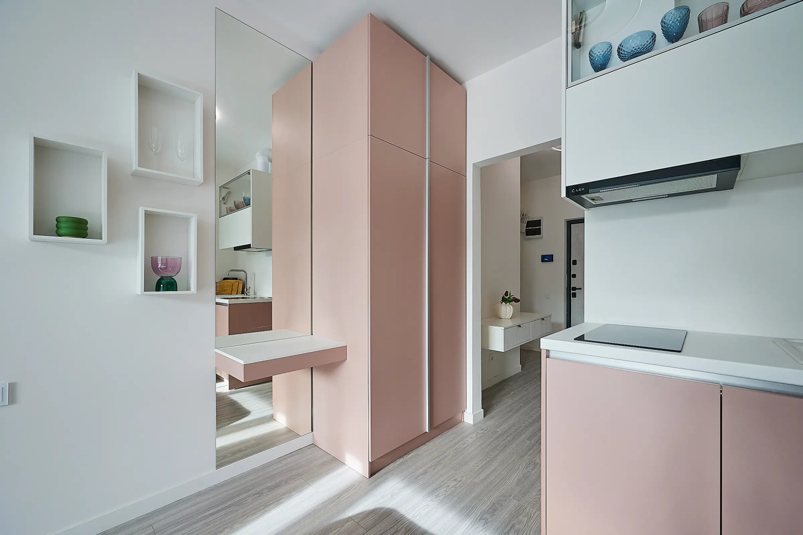 Апартаменты в доме с бассейном у Финского залива