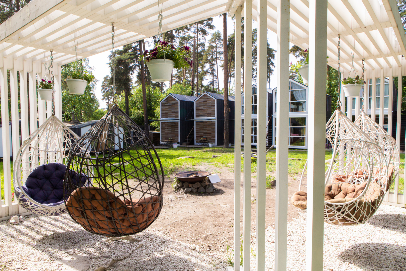 Коттеджи Скворешники