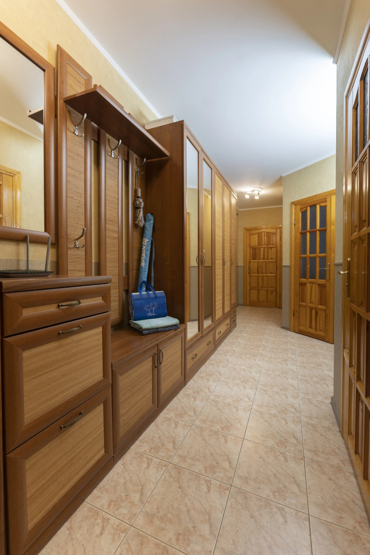 Квартира Двухкомнатная вид на Ботанический сад на 2 этаже